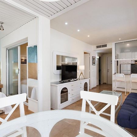 Uhc Center Apartments 살루 외부 사진