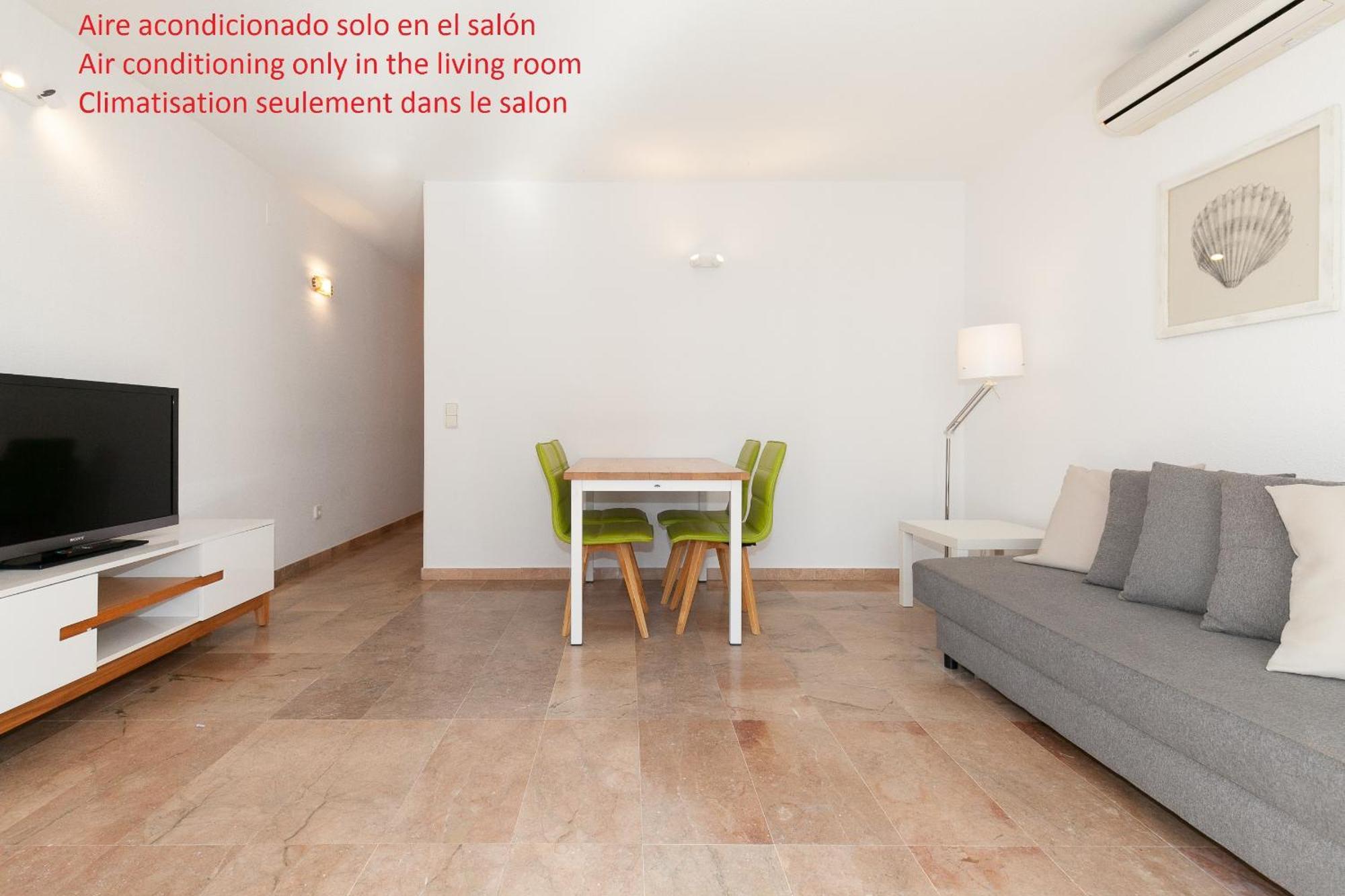 Uhc Center Apartments 살루 외부 사진