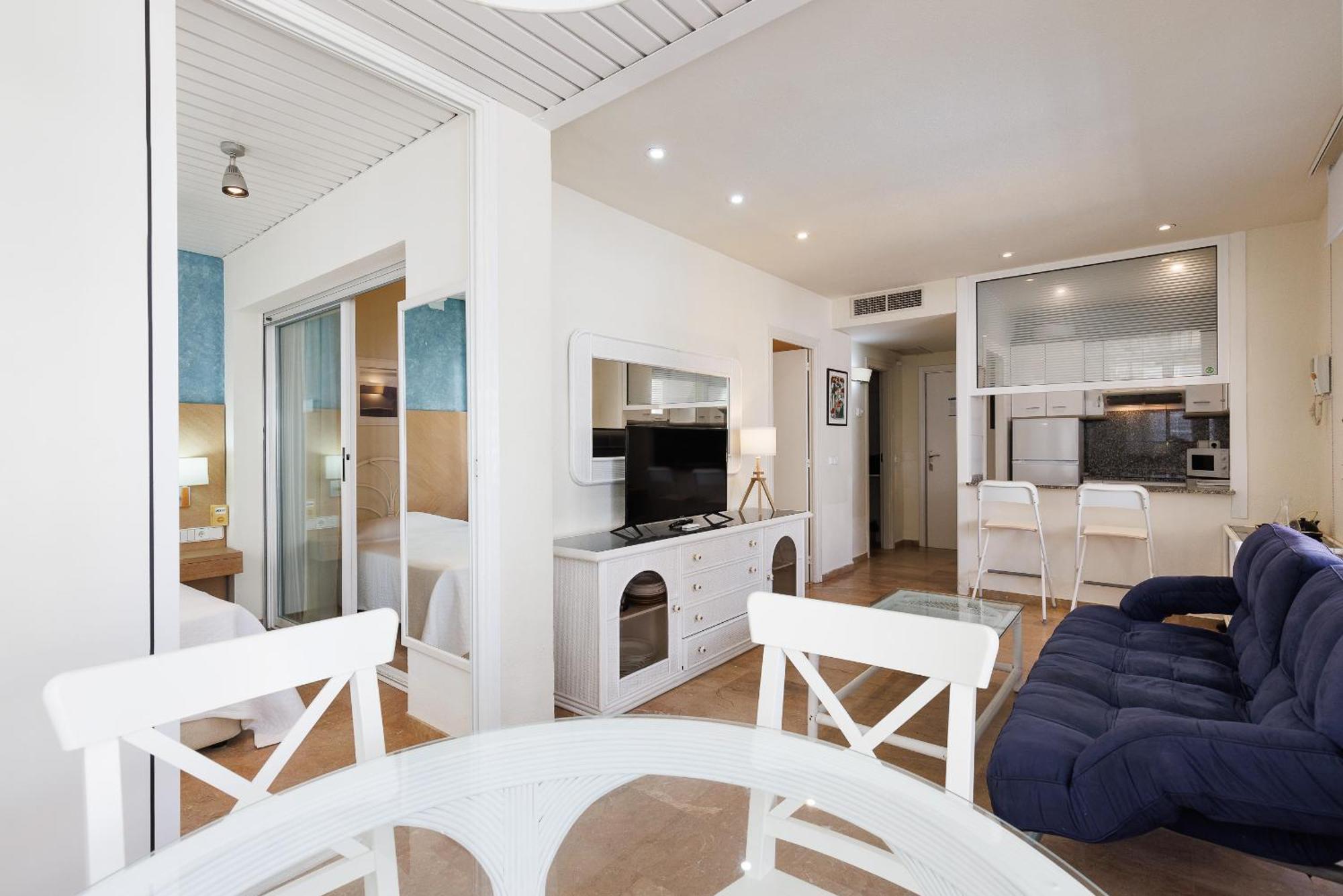 Uhc Center Apartments 살루 외부 사진