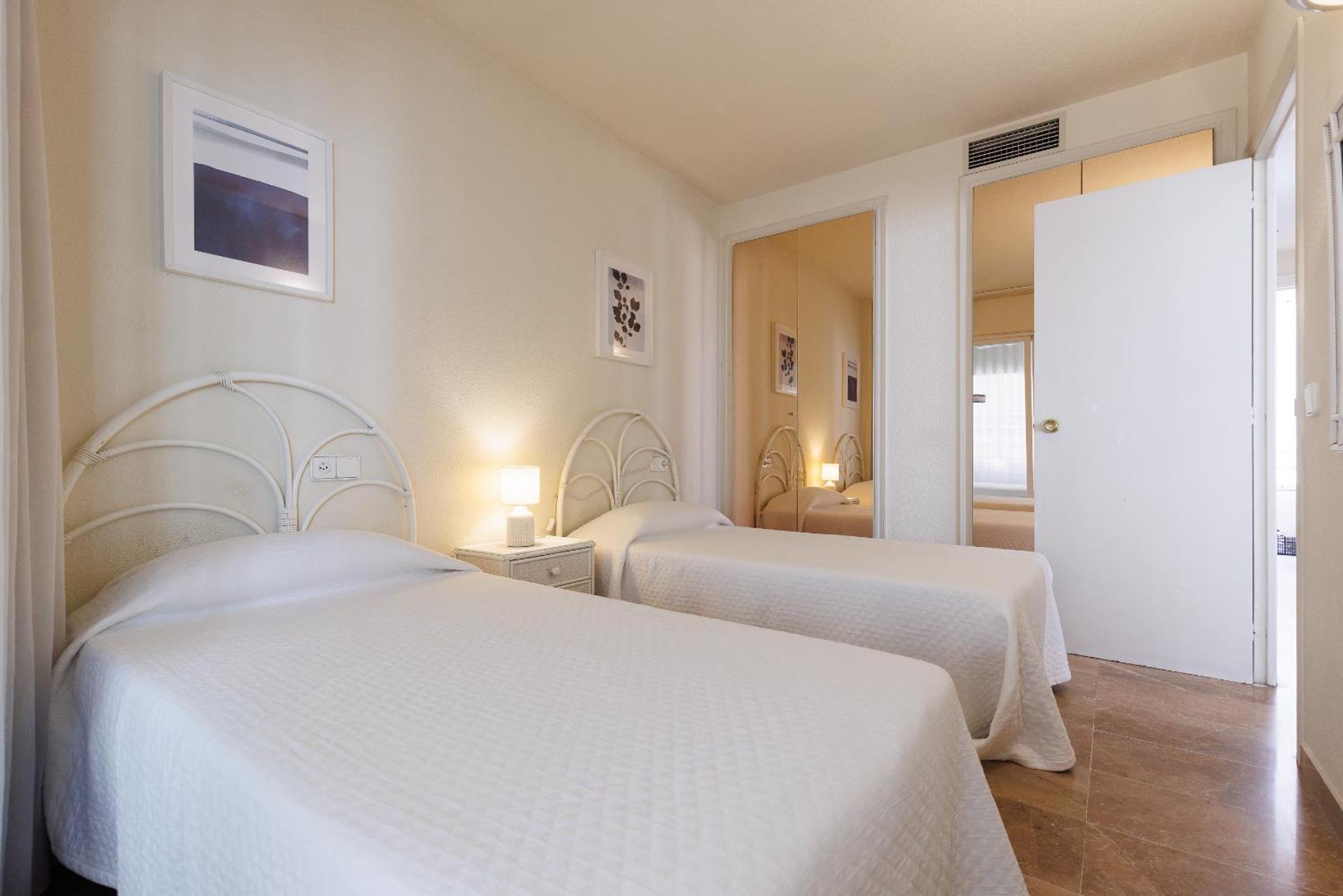 Uhc Center Apartments 살루 외부 사진